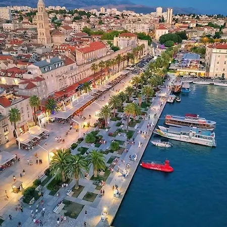 Apartment Apartman Perna Split