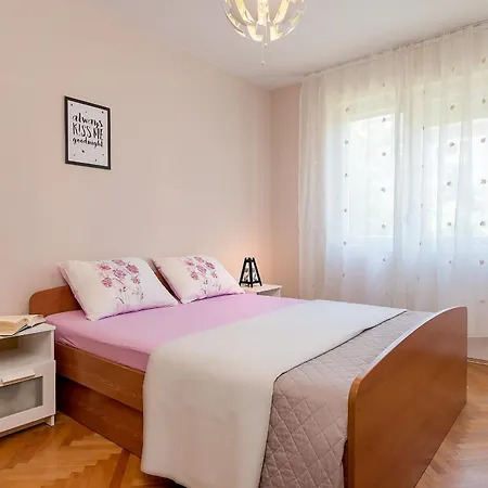 Apartman Perna Apartment