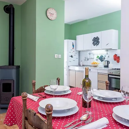 Apartment Apartman Perna Split